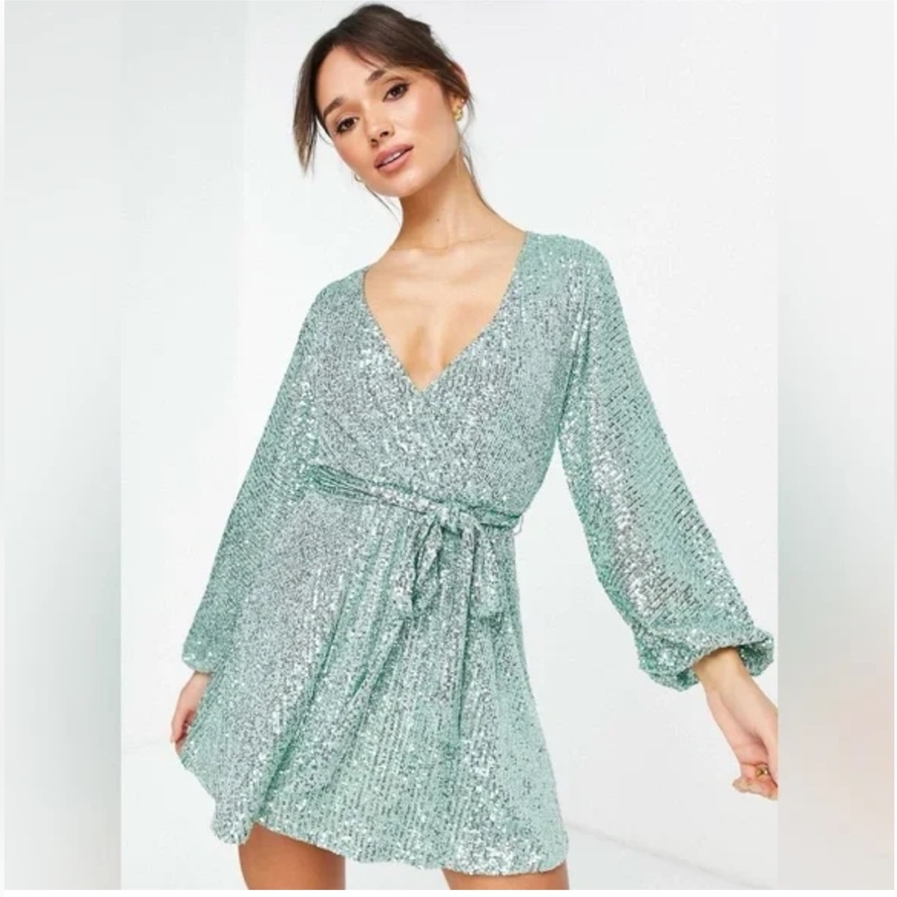 Peyton Long-Sleeve Sequin Dress size Small NWOT